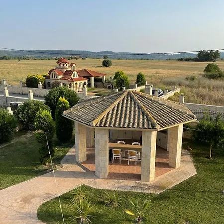 Луксозна вила Melina *